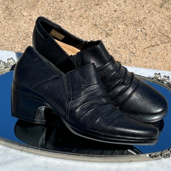 Clarks Emily 2 Cove,Black, Slip-on Shoe, 8, Ruching Detail,LEATHER - Picture 2 of 5